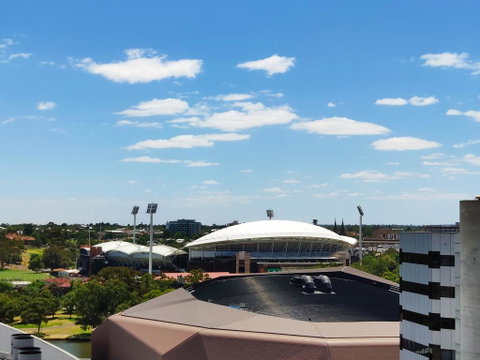 Super Luxurious Apartment On North Terrace - Foster Accommodation 1