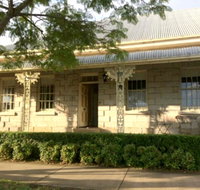 Surgeon's Cottage - Foster Accommodation
