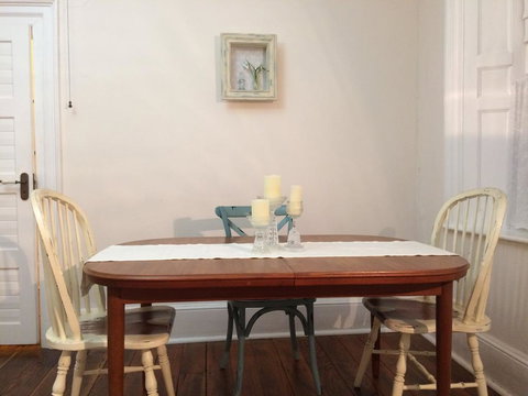 Surgeon's Cottage - Foster Accommodation 2