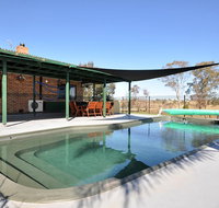 Talga Escape Rothbury with pool and views - Foster Accommodation