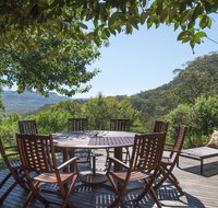 Taliesin - Beautiful 4 bedroom home with amazing views - Foster Accommodation