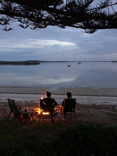 Tall Pines Beach House At Mount Dutton Bay (part Of Coffin Bay Waterways) - Foster Accommodation 3
