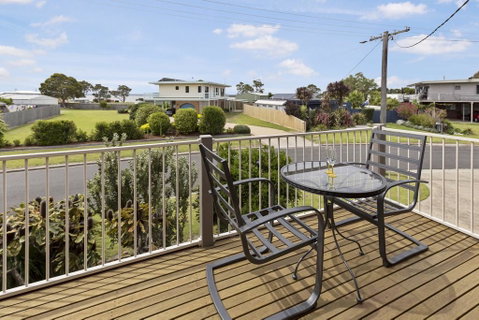 Tanjil - A Stroll From The Water In Paynesville - Foster Accommodation 1