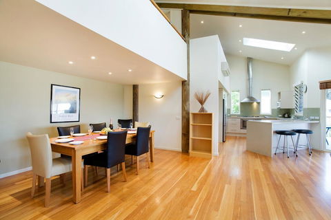 Tathra Beach House Holiday Apartments - Foster Accommodation 1