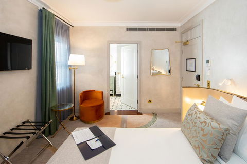 Tattersalls Hotel - Foster Accommodation 1