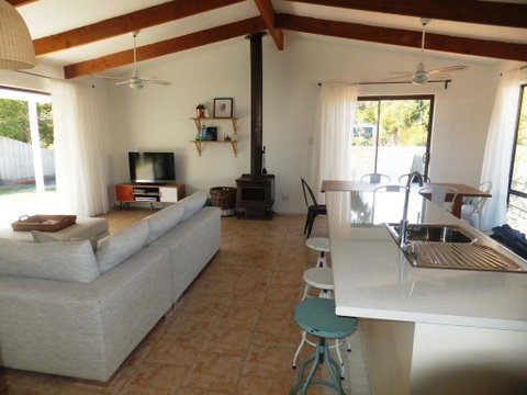 TERRIFIC ON TAMARA CRESCENT - Foster Accommodation 2