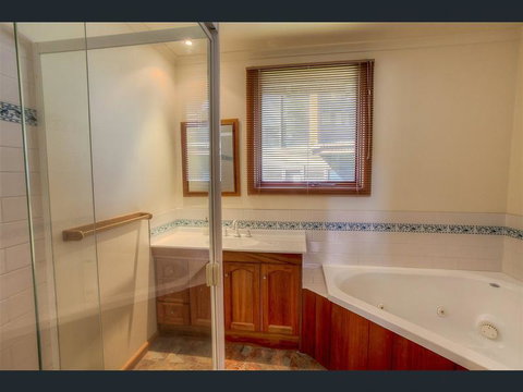 Tetleys - Foster Accommodation 1