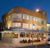 The Alpine Hotel - Foster Accommodation