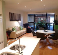The Artisan - 3BR House In The City - Foster Accommodation
