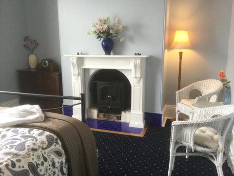The Bank Guesthouse Glen Innes - Foster Accommodation 2