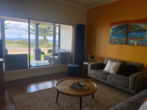 The Beach House & Villas - Foster Accommodation 2