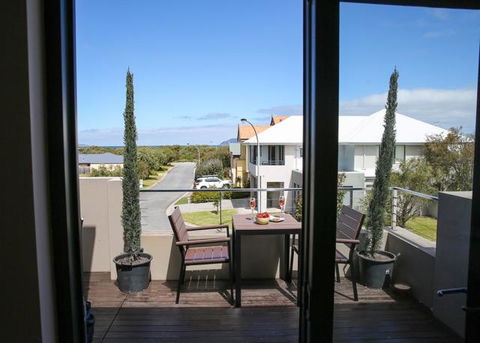 The Beach House At Bayside - Foster Accommodation 1