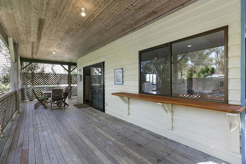 The Beach House, Sunshine Beach - Foster Accommodation 2