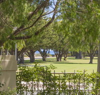 The Beach Retreat - Foster Accommodation
