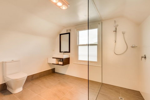 Brampton Cottage - Foster Accommodation 6