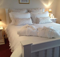 Ellie's Cottages - Foster Accommodation
