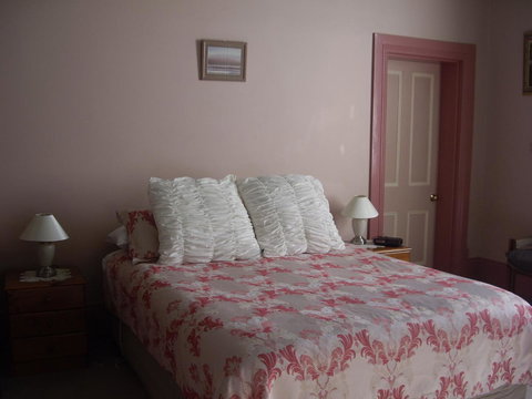 Lucinda B&B - Foster Accommodation 15