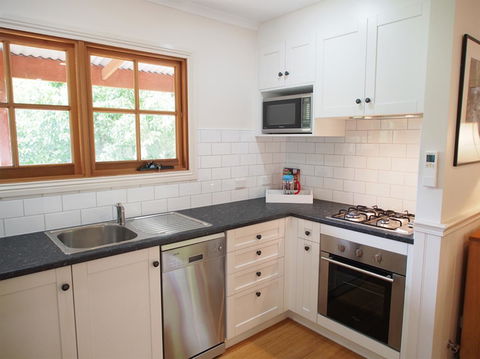 Tahara Cottage - Foster Accommodation 4