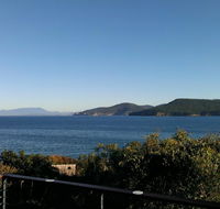 Larus Waterfront Cottage - Foster Accommodation
