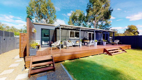 Three Beaches - Foster Accommodation 26