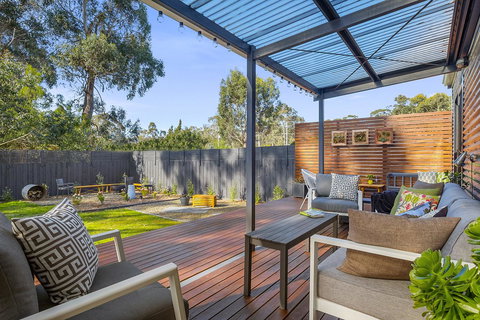 Three Beaches - Foster Accommodation 4