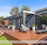 Three Beaches - Foster Accommodation