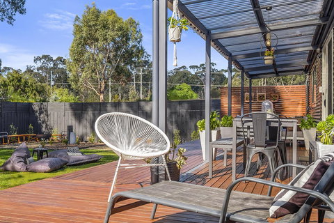 Three Beaches - Foster Accommodation 20