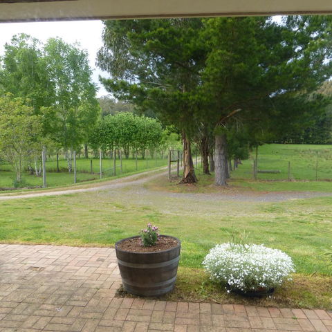 Quamby Pines Chalet - Foster Accommodation 24