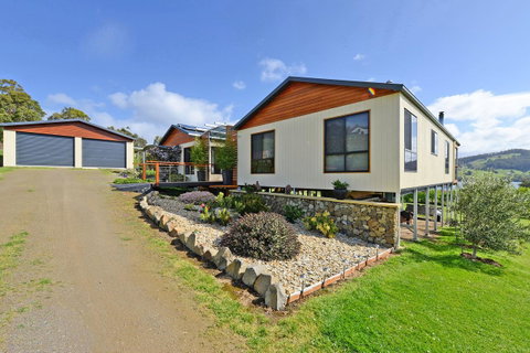 Moon River - Foster Accommodation 13