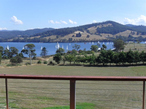 Moon River - Foster Accommodation 9
