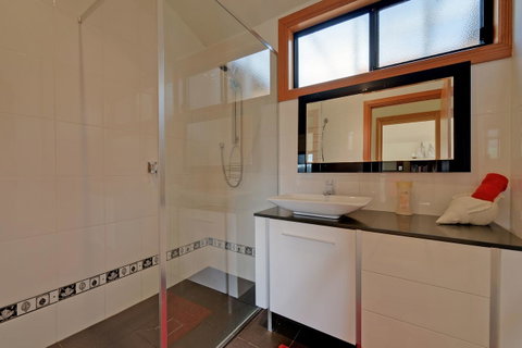 Moon River - Foster Accommodation 12