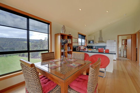 Moon River - Foster Accommodation 4