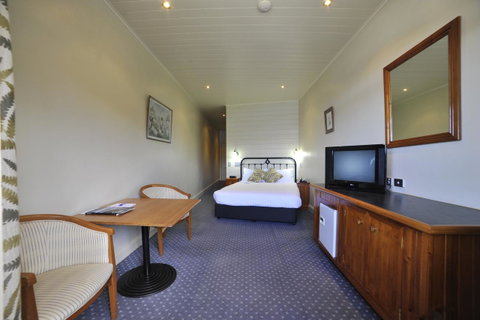 Strahan Village - Foster Accommodation 19