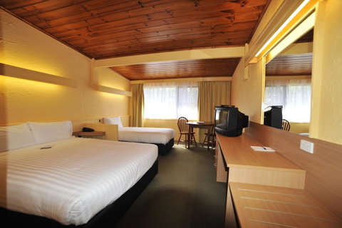 Strahan Village - Foster Accommodation 13