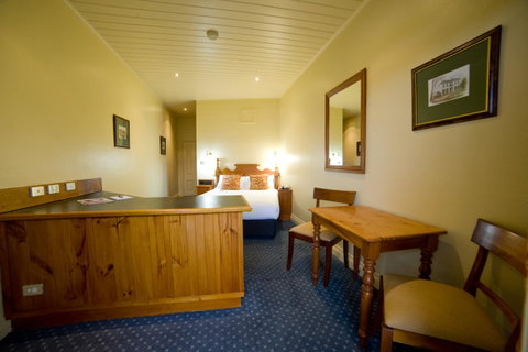 Strahan Village - Foster Accommodation 32