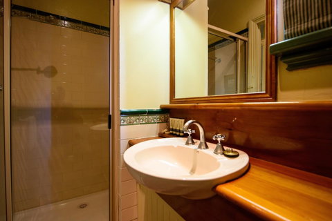 Strahan Village - Foster Accommodation 28