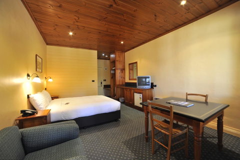 Strahan Village - Foster Accommodation 35