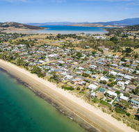 Aqua Beachfront - Foster Accommodation