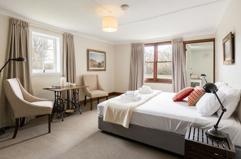 Ratho Farm - Foster Accommodation 0