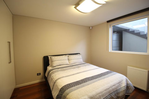 Sunny 3 Bedroom Apartment In Sandy Bay - Foster Accommodation 8
