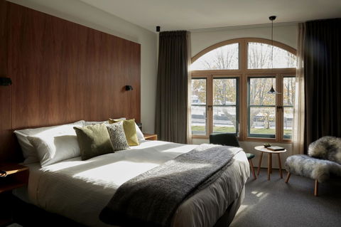 Moss Hotel - Foster Accommodation 8