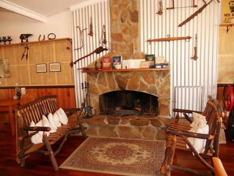 Mountain View Country Inn - Foster Accommodation 5