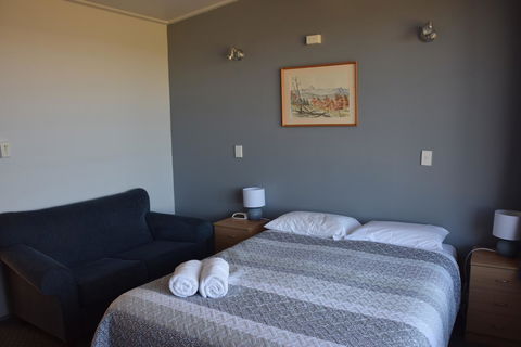 Mountain View Country Inn - Foster Accommodation 1