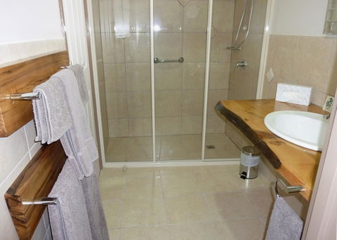 Mountain View Country Inn - Foster Accommodation 17