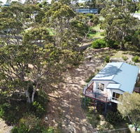 Front Row Beachfront - Foster Accommodation
