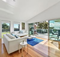 Seas The Day - Seaside Getaway - Foster Accommodation
