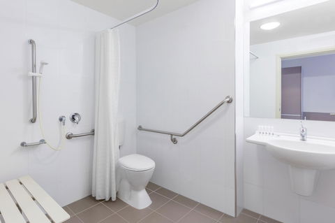 Travelodge Hotel Hobart Airport - Foster Accommodation 5