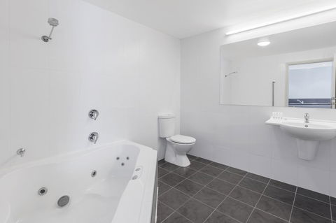 Travelodge Hotel Hobart Airport - Foster Accommodation 11