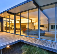 Cloudy Bay Beach House - Foster Accommodation