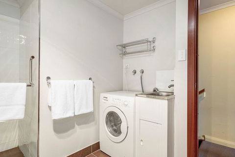 Apartment 104 - Foster Accommodation 13